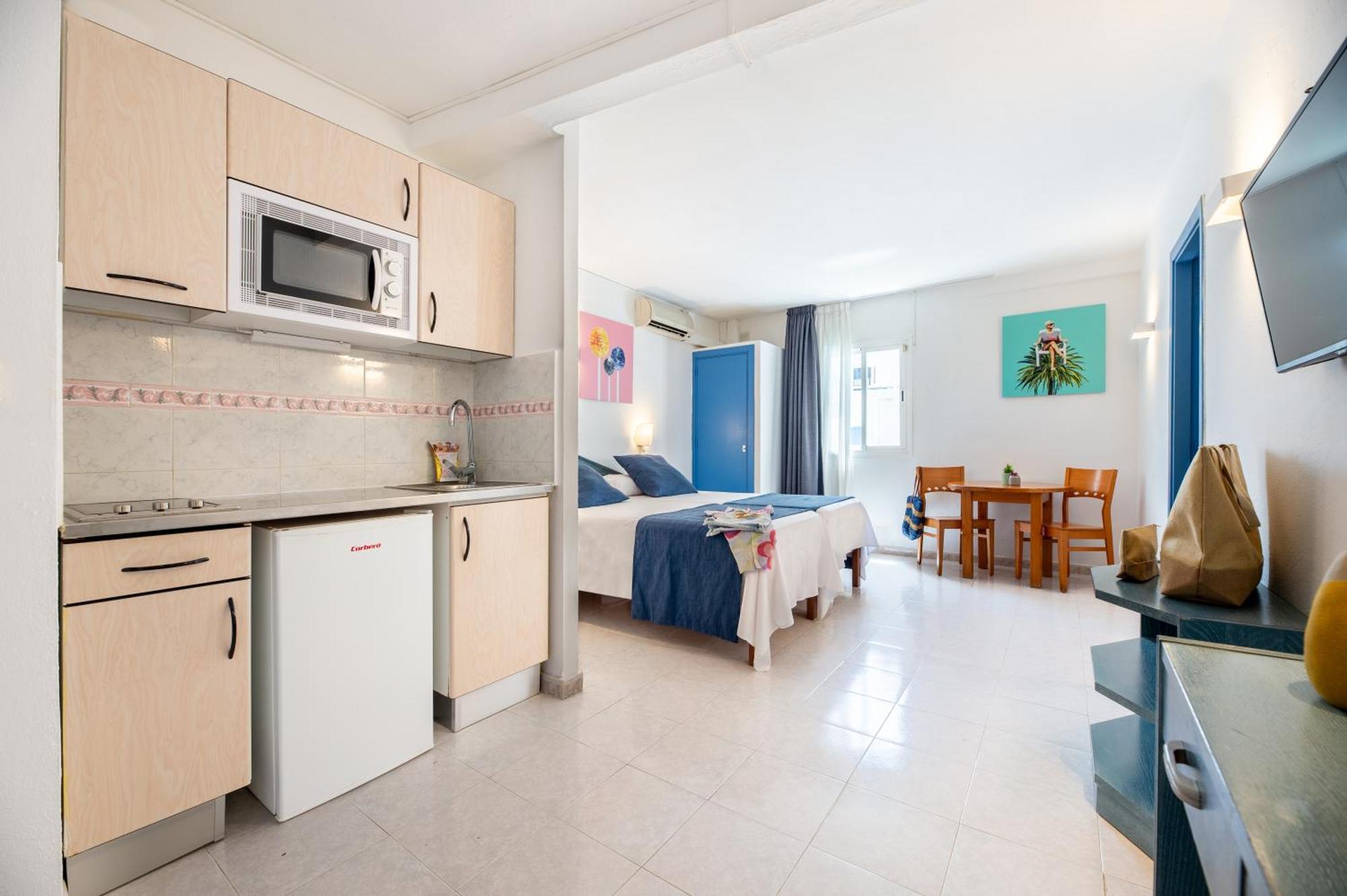 Hotel Apartamentos Vibra Central City - Adults Only Сан-Антонио-Абад Экстерьер фото