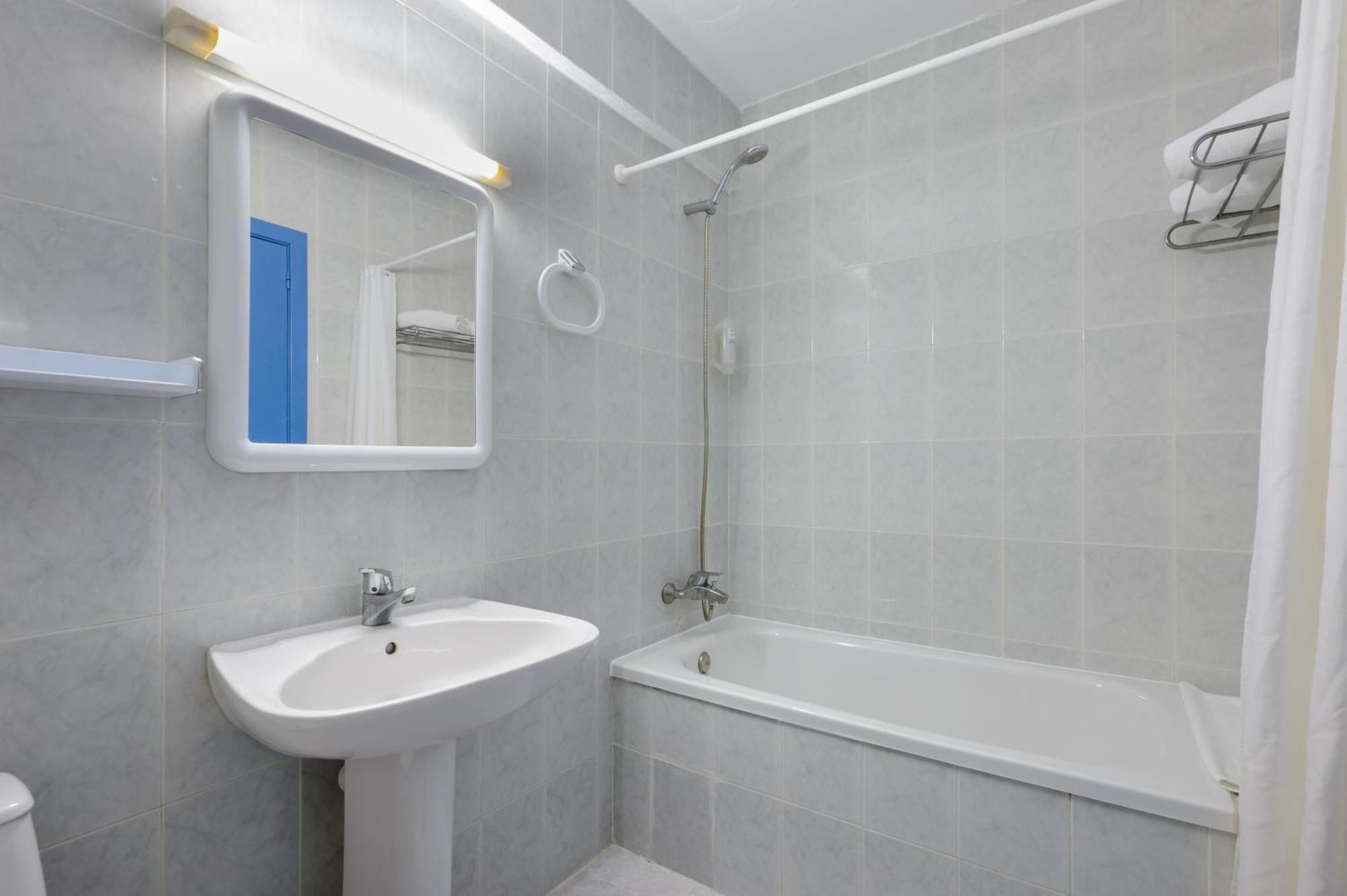 Hotel Apartamentos Vibra Central City - Adults Only Сан-Антонио-Абад Экстерьер фото