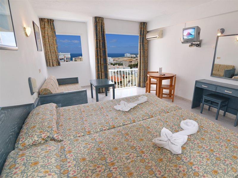 Hotel Apartamentos Vibra Central City - Adults Only Сан-Антонио-Абад Экстерьер фото