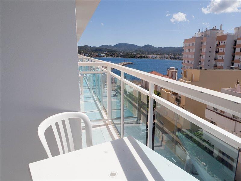 Hotel Apartamentos Vibra Central City - Adults Only Сан-Антонио-Абад Экстерьер фото