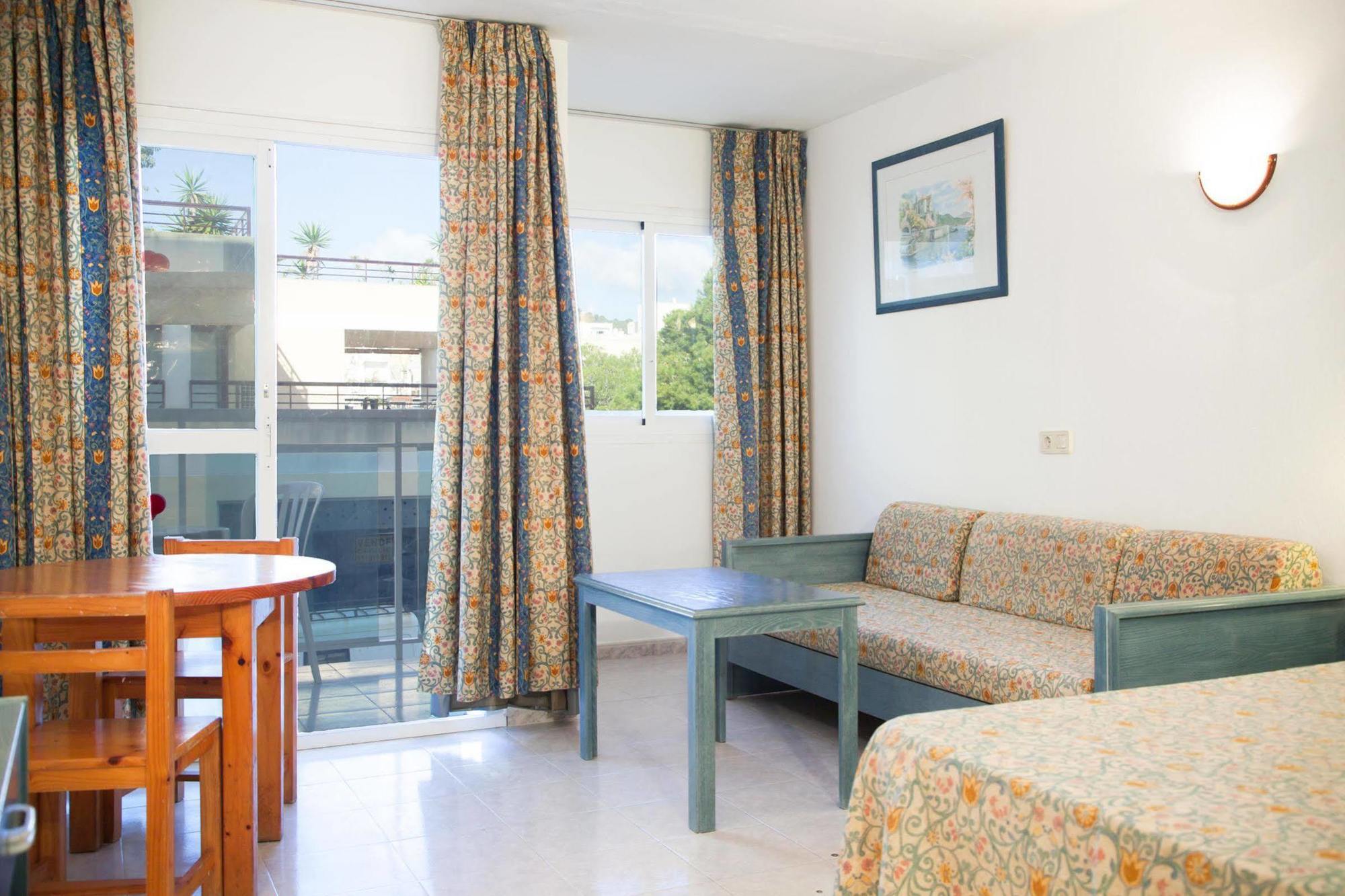 Hotel Apartamentos Vibra Central City - Adults Only Сан-Антонио-Абад Экстерьер фото