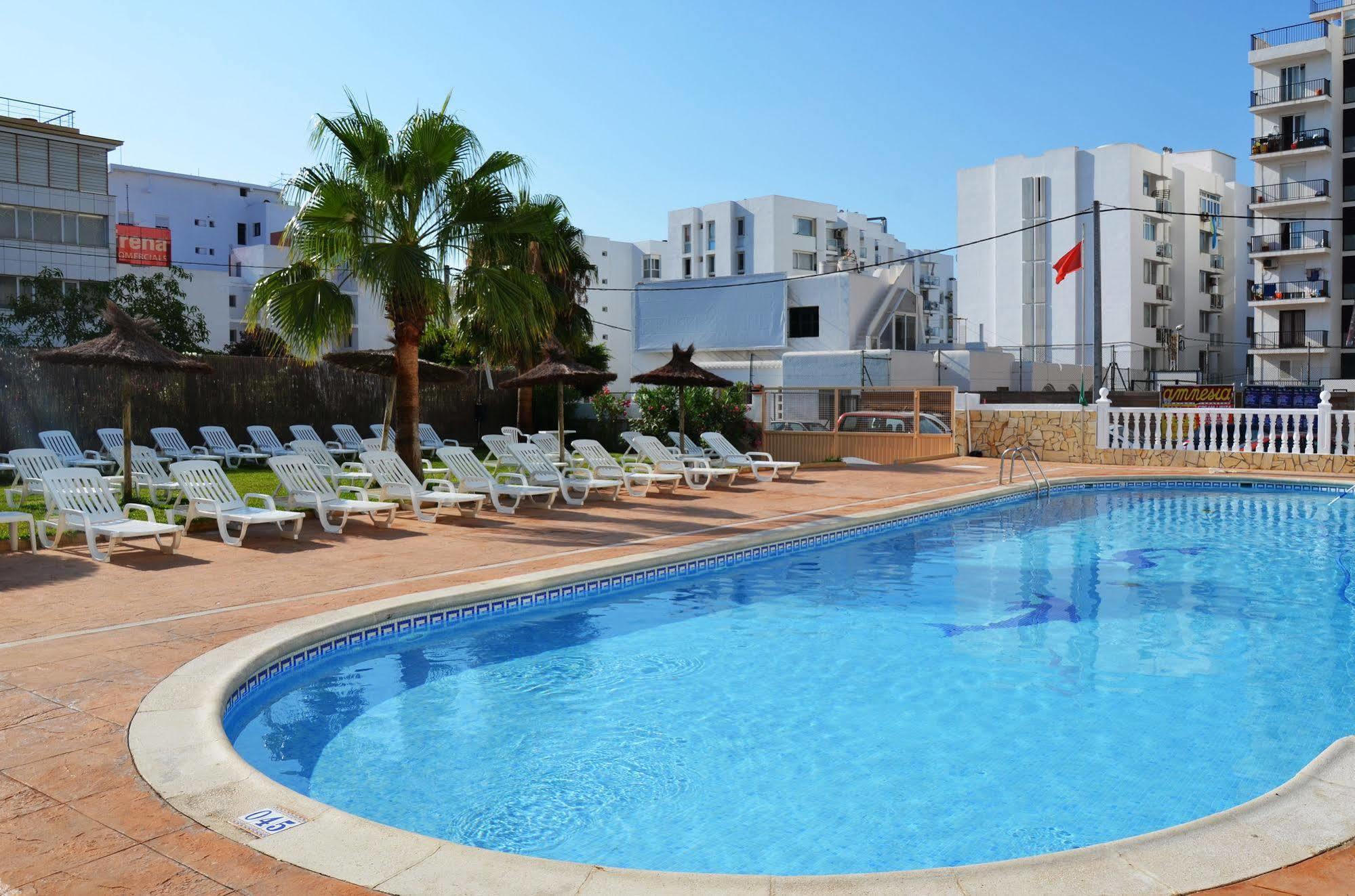 Hotel Apartamentos Vibra Central City - Adults Only Сан-Антонио-Абад Экстерьер фото